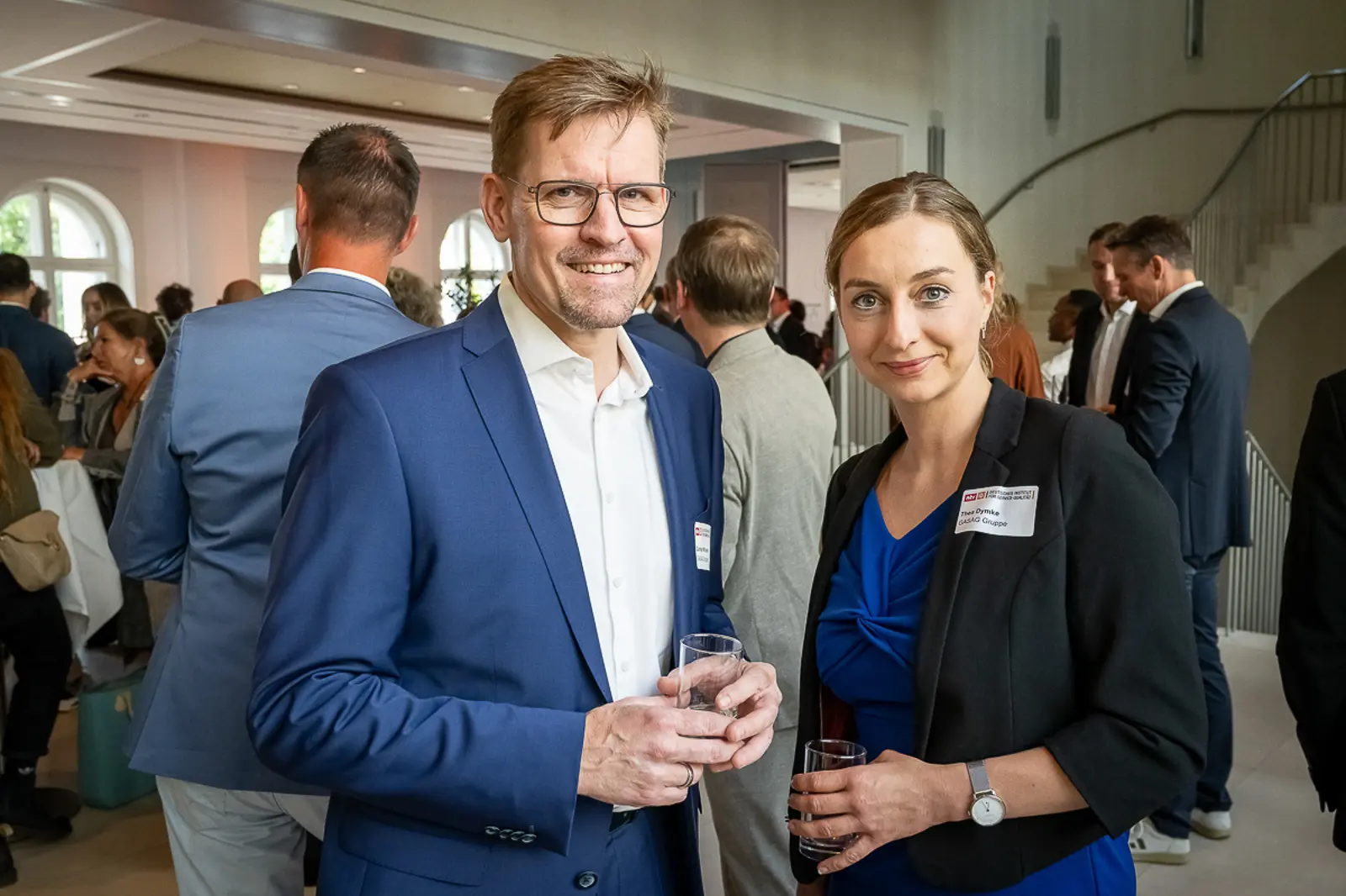 1Gunnar Willhelm und Thea Dymke, GASAG Solution Plus beim Deutschen Award für Nachhaltigkeitsprojekte (c) Thomas Ecke; NTV