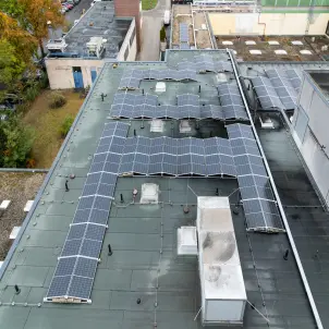Photovoltaikanlage auf dem Krankenhausdach