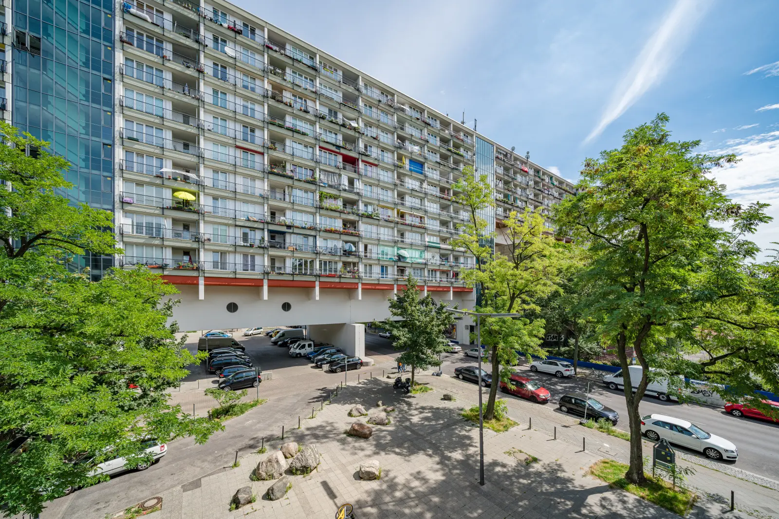 Der denkmalschützte Gebäudekomplex Pallasseum an der Pallasstraße in Berlin-Schöneberg.